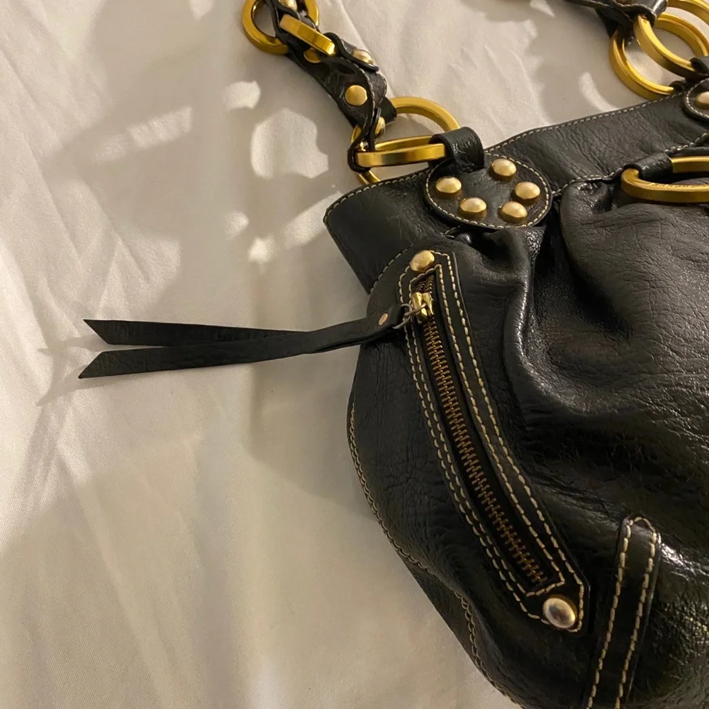 Isabella Fiore Leather Shoulder Bag
